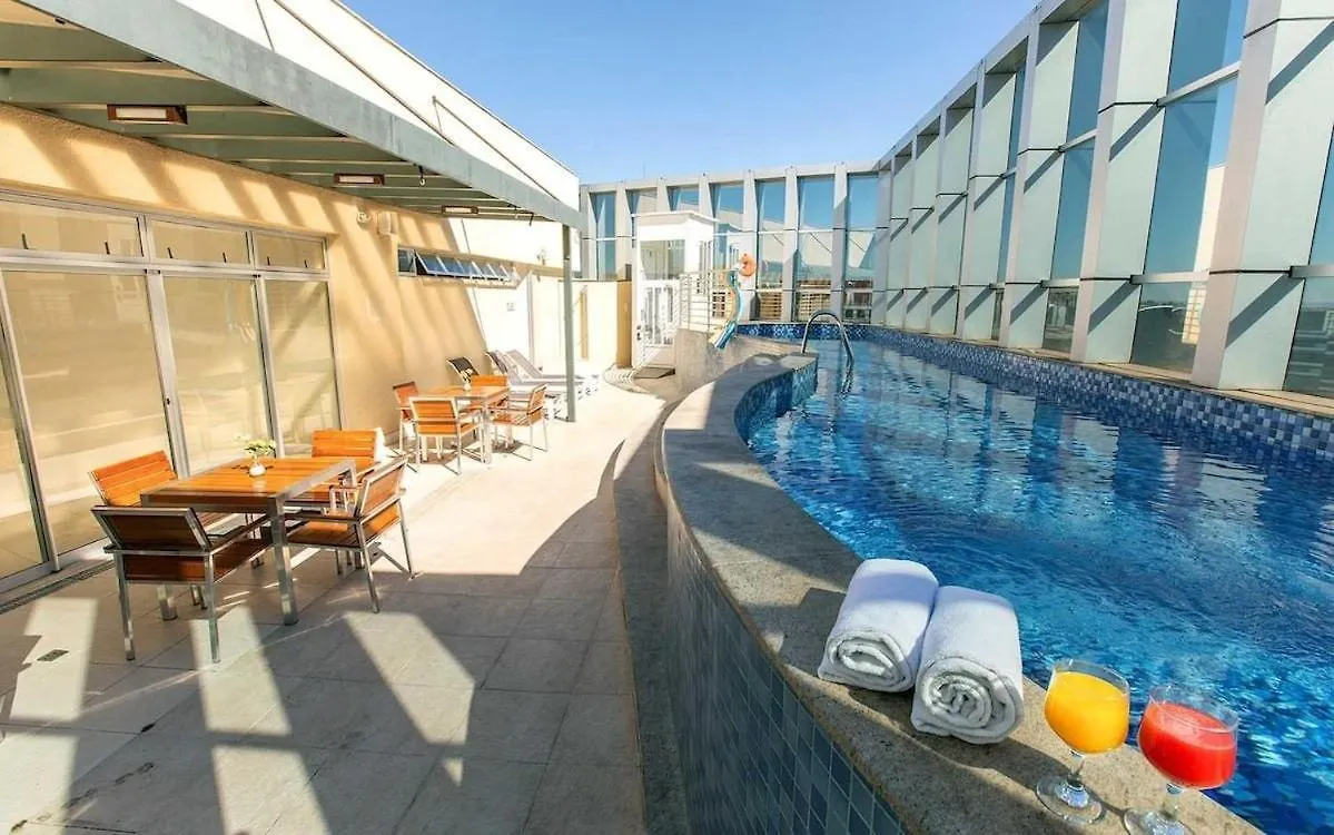 F1313 Fe Flat Espacoso, Confortavel Em Area Central Brasilia